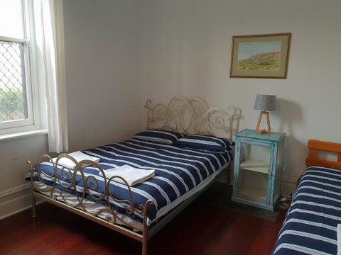 Captain\'s Heritage Cottage - Central Fremantle 2 Bedroom Historic Cottage - Accommodation in Brisbane 6