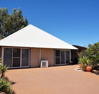 Osprey Holiday Village Unit 110 - Wake up to the birds in your 4 poster bed with a view