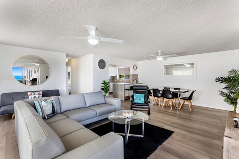 Laman Lodge, Unit 2, 15 Laman Street - Accommodation in Brisbane 3