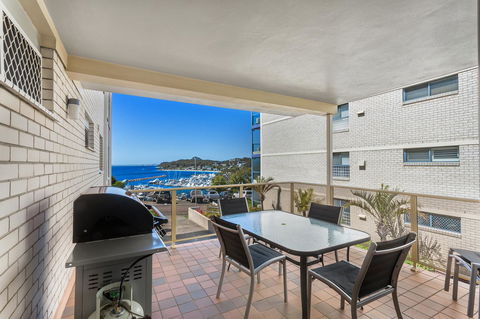 Laman Lodge, Unit 2, 15 Laman Street - Accommodation in Brisbane 13