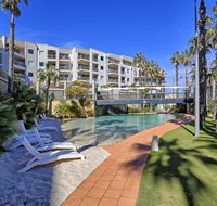 Ocean View Great FacilitiesViews - Accommodation in Brisbane