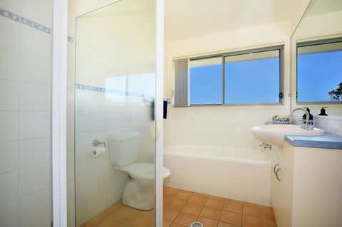 The Cove At Culburra - Direct Access To Beach - Accommodation in Brisbane 14