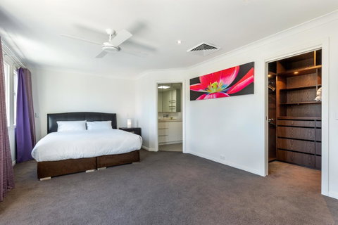 Kensington Self-Contained Modern House (89BROM) - Accommodation in Brisbane 14