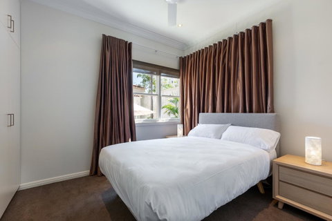Kensington Self-Contained Modern House (89BROM) - Accommodation in Brisbane 20