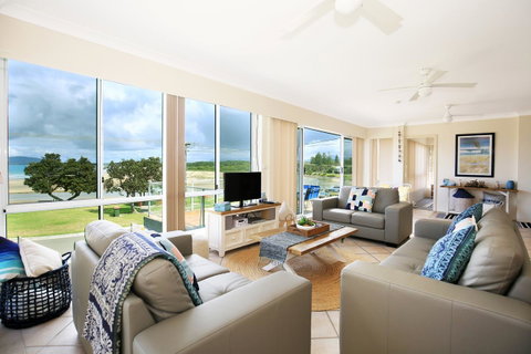 The Rotunda, Gerroa - Accommodation in Brisbane 7