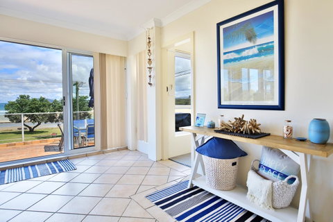 The Rotunda, Gerroa - Accommodation in Brisbane 11