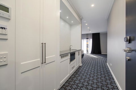 CH Boutique Hotel & Apartments, Ascend Hotel Collection - Accommodation in Brisbane 6