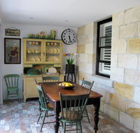 Apple Tree Cottage - Accommodation in Brisbane