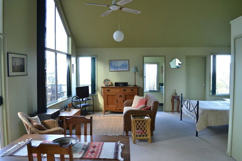 Bundle Hill Cottages - Accommodation in Brisbane 44