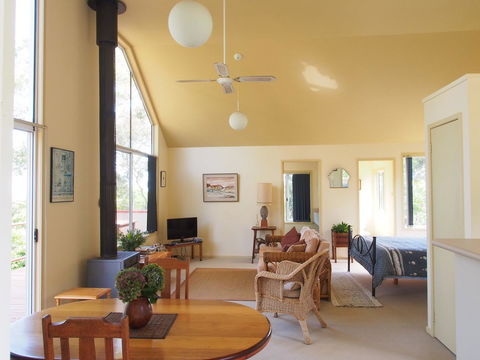 Bundle Hill Cottages - Accommodation in Brisbane 6