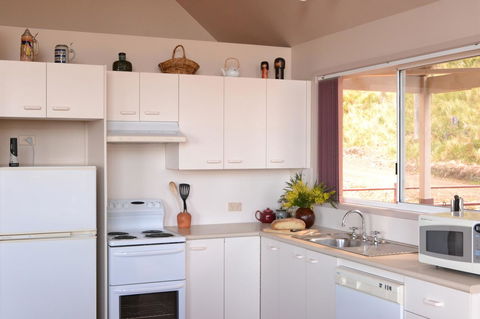 Bundle Hill Cottages - Accommodation in Brisbane 41