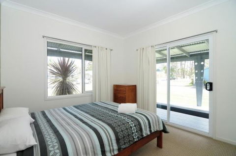 Huskisson Holiday Motel Cabins - Accommodation in Brisbane 28