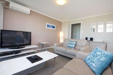 Sails Apartments - Accommodation in Brisbane 6