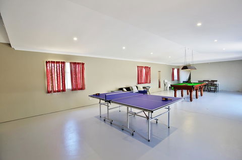 Neptune I Absolute Beachfront I Stunning Views - Accommodation in Brisbane 21