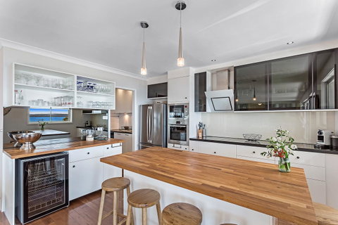 Phuza Maningi 17 Myan Close - Accommodation in Brisbane 9
