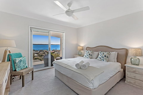Phuza Maningi 17 Myan Close - Accommodation in Brisbane 12