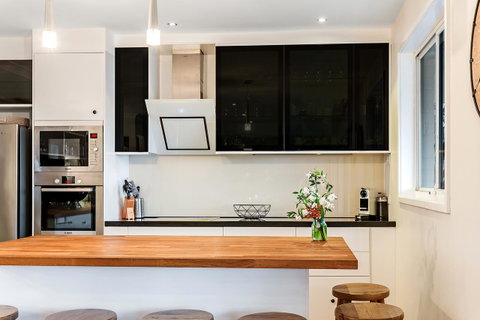 Phuza Maningi 17 Myan Close - Accommodation in Brisbane 8