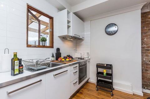 Chippendale Â· Quaint 1880â€™s Sydney Chippendale Terrace House - Accommodation in Brisbane 8