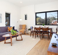 Stylish Apartment With Garage Near Bondi Beach - Accommodation in Brisbane