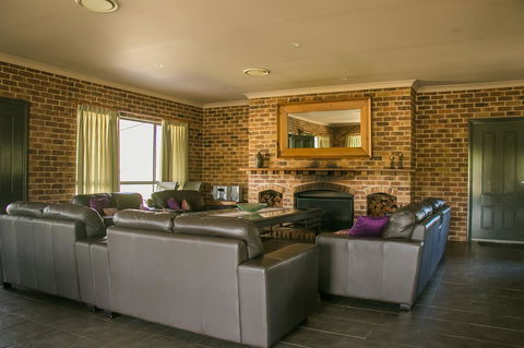 Ironstone Estate Lovedale - Accommodation in Brisbane 2
