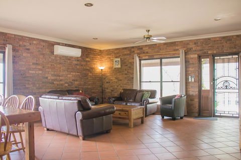 Ironstone Estate Lovedale - Accommodation in Brisbane 18