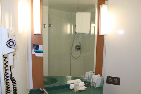 Ibis Newcastle - Accommodation in Brisbane 11