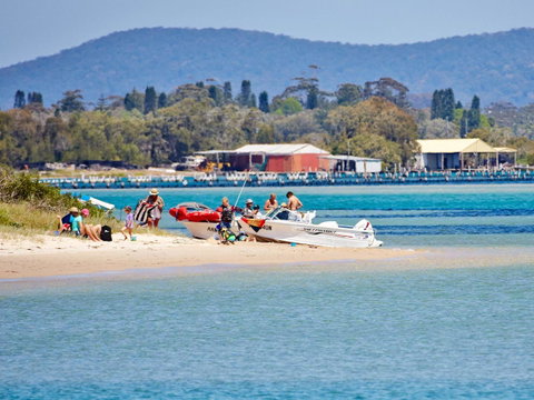 Oxley 8 At Tuncurry - Accommodation in Brisbane 6