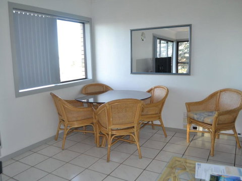 Oxley 8 At Tuncurry - Accommodation in Brisbane 2