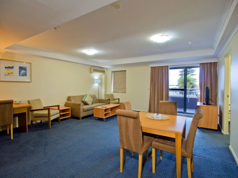 Oaks The Entrance Waterfront Suites - Accommodation in Brisbane 8
