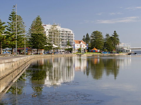 Oaks The Entrance Waterfront Suites - Accommodation in Brisbane 4