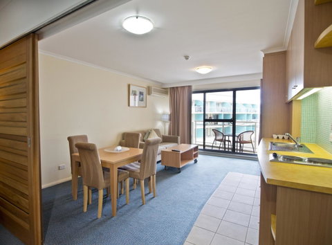 Oaks The Entrance Waterfront Suites - Accommodation in Brisbane 11