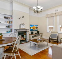 Oversized 2 Bedroom Manly Beach House - Accommodation in Brisbane