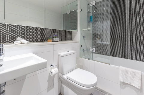 Two Bedders Apartment With Stunning Water View - Accommodation in Brisbane 1