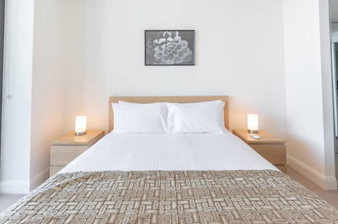 Two Bedders Apartment With Stunning Water View - Accommodation in Brisbane 3