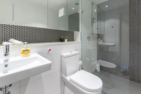 Two Bedders Apartment With Stunning Water View - Accommodation in Brisbane 9