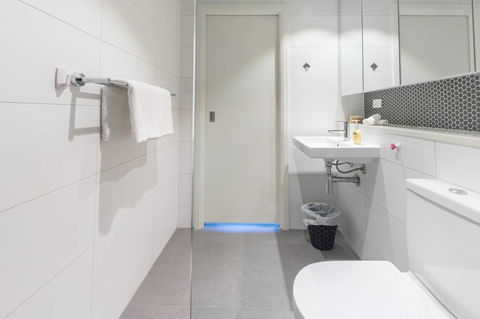 Two Bedders Apartment With Stunning Water View - Accommodation in Brisbane 12