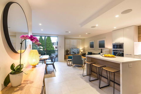 Nobbs Â· Executive 2 Storey Sydney Apartment With Pool - Accommodation in Brisbane 4