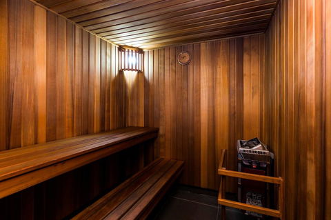 Nobbs Â· Executive 2 Storey Sydney Apartment With Pool - Accommodation in Brisbane 14