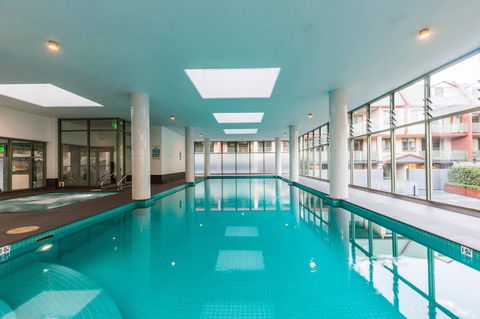 Nobbs Â· Executive 2 Storey Sydney Apartment With Pool - Accommodation in Brisbane 12