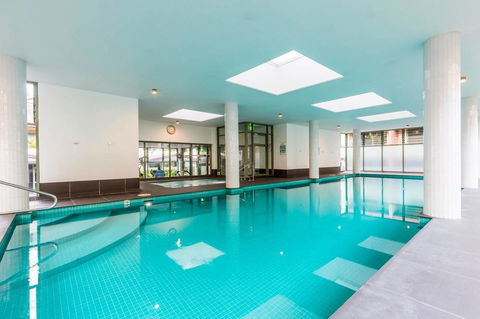 Nobbs Â· Executive 2 Storey Sydney Apartment With Pool - Accommodation in Brisbane 13