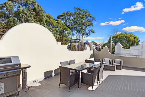 Glebe Self-Contained Modern One-Bedroom Apartments - Accommodation in Brisbane 0