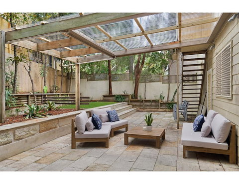 Huge Garden Apartment In The Heart Of Bondi Beach - Accommodation in Brisbane 3
