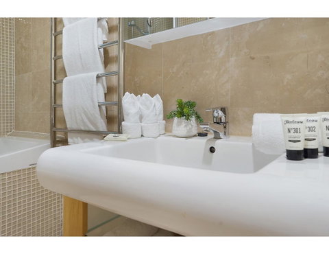 Huge Garden Apartment In The Heart Of Bondi Beach - Accommodation in Brisbane 22