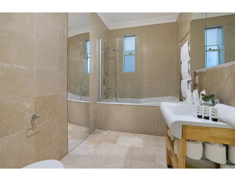 Huge Garden Apartment In The Heart Of Bondi Beach - Accommodation in Brisbane 23