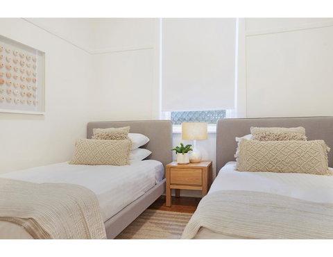 Huge Garden Apartment In The Heart Of Bondi Beach - Accommodation in Brisbane 5