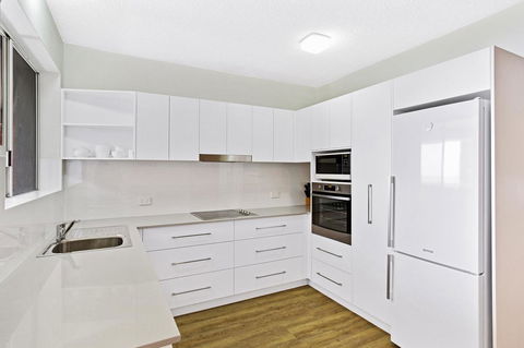 Victoria Parade, Kiah, Unit 10, 53 - Accommodation in Brisbane 4