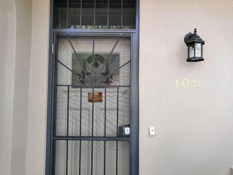 Cozy 5 Bed House In Sydney - Accommodation in Brisbane 9