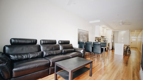 Cozy 5 Bed House In Sydney - Accommodation in Brisbane 6