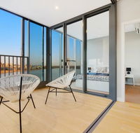 Brand New 3 Bedrooms Apt with Waterfront View - Accommodation in Brisbane