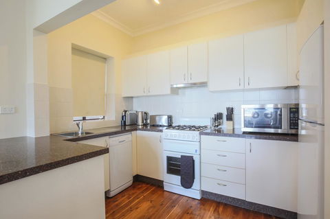 Ultimate Bondi Escape #2 - A Bondi Beach Holiday Home - Accommodation in Brisbane 4